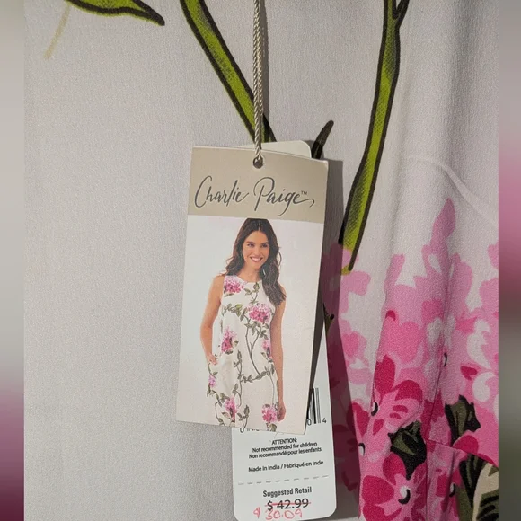 Charlie Paige Floral Dress NWT - Picture 7 of 7